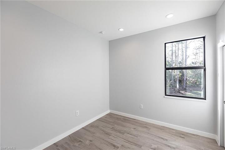 416  Shady Hollow E BLVD, Naples, FL 34120