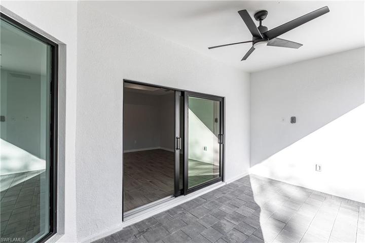 416  Shady Hollow E BLVD, Naples, FL 34120
