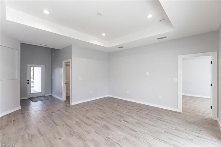 416  Shady Hollow E BLVD, Naples, FL 34120