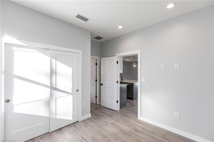 416  Shady Hollow E BLVD, Naples, FL 34120