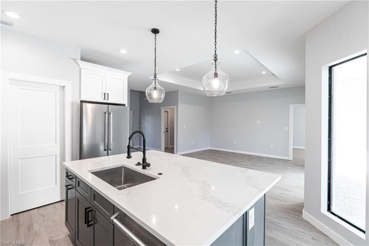 416  Shady Hollow E BLVD, Naples, FL 34120