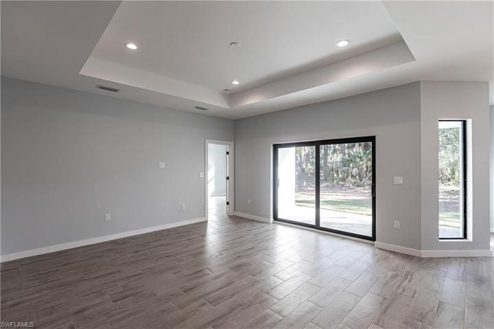 416  Shady Hollow E BLVD, Naples, FL 34120