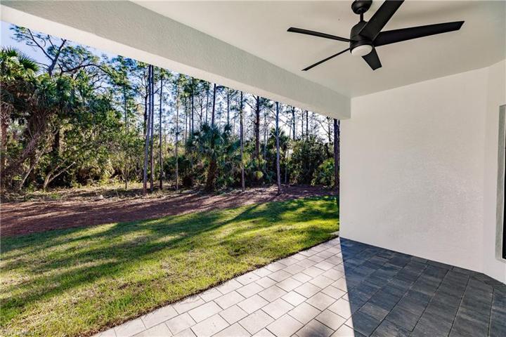 416  Shady Hollow E BLVD, Naples, FL 34120