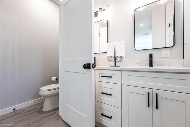 416  Shady Hollow E BLVD, Naples, FL 34120