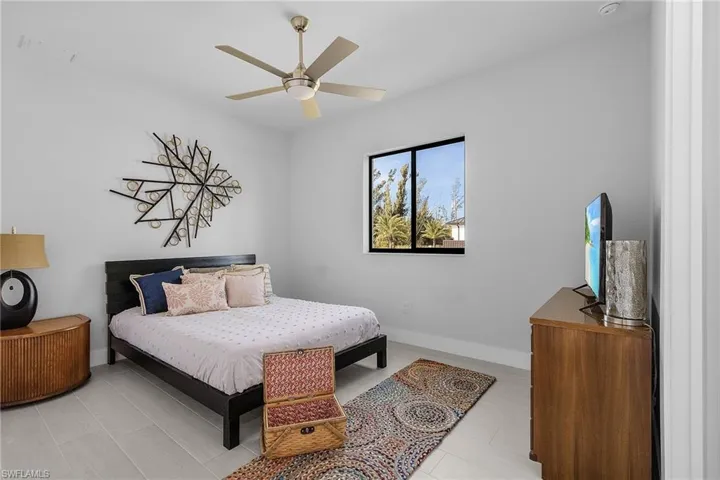 Bedroom with ceiling fan
