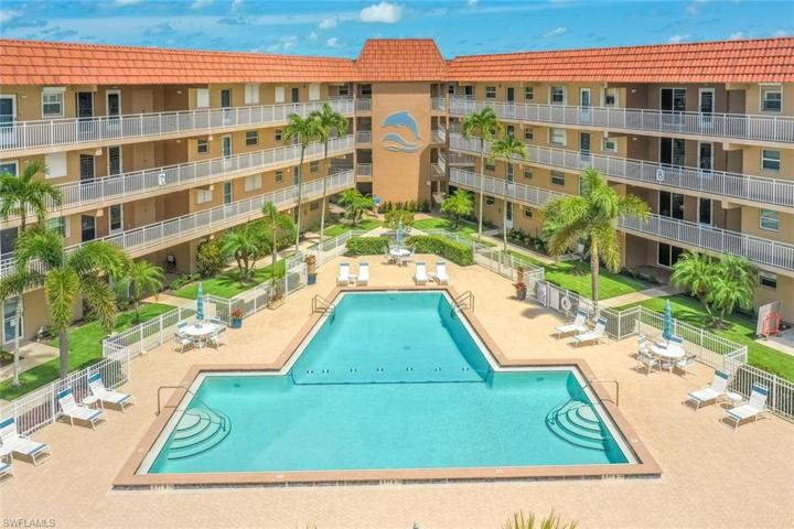 52,000 Gallon Community Pool