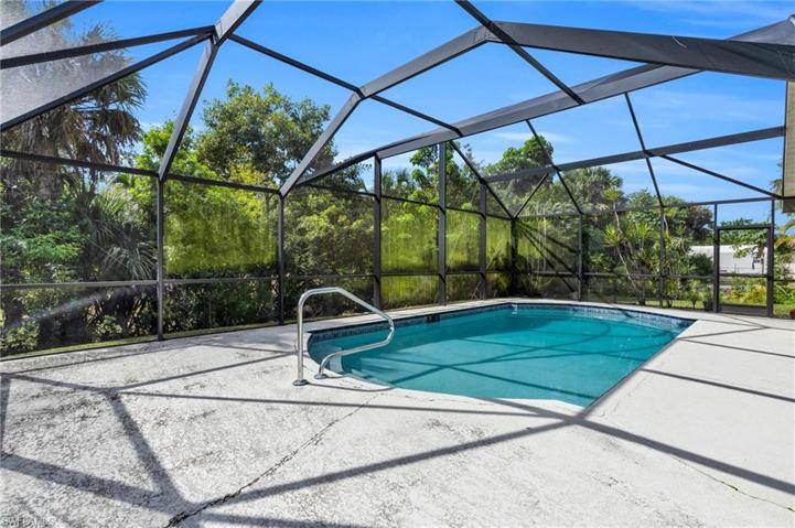 1214 Albemarle CIR, LEHIGH ACRES FL 33936