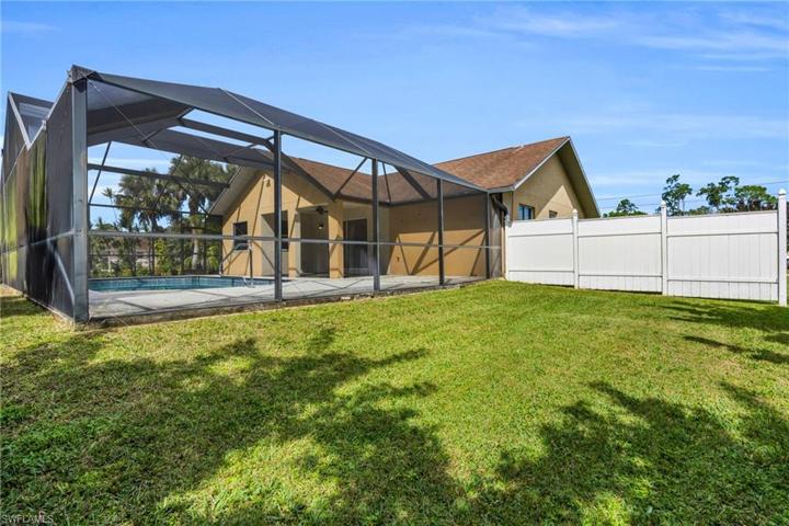 1214 Albemarle CIR, LEHIGH ACRES FL 33936