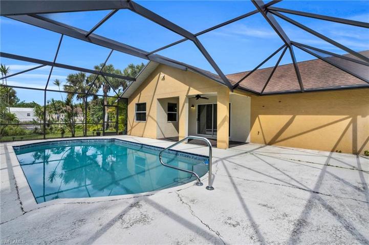 1214 Albemarle CIR, LEHIGH ACRES FL 33936