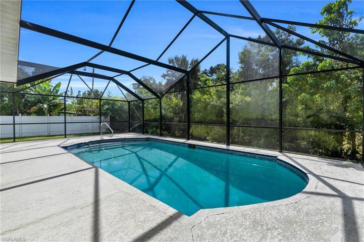 1214 Albemarle CIR, LEHIGH ACRES FL 33936