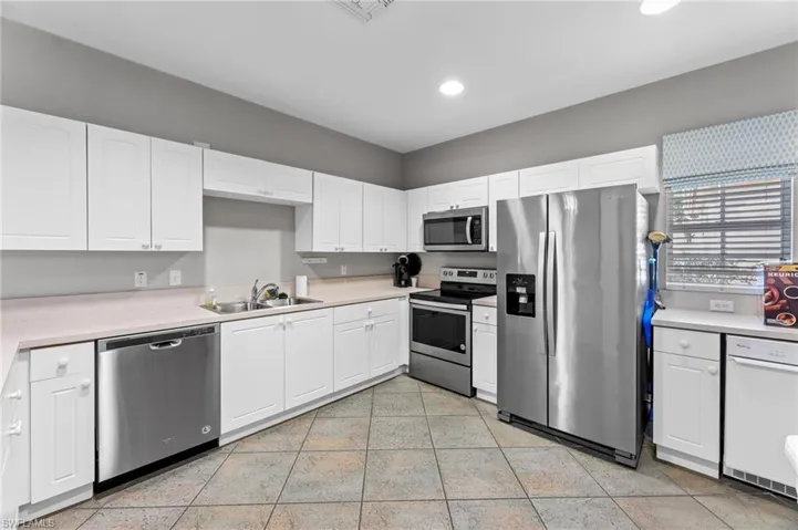 4109  Bellasol  CIR, Fort Myers, FL 33916