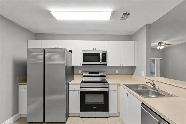 4109  Bellasol  CIR, Fort Myers, FL 33916