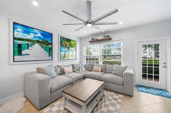 Living area with ceiling fan