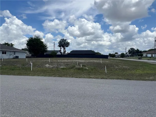19 NE 9th  PL, Cape Coral, FL 33909