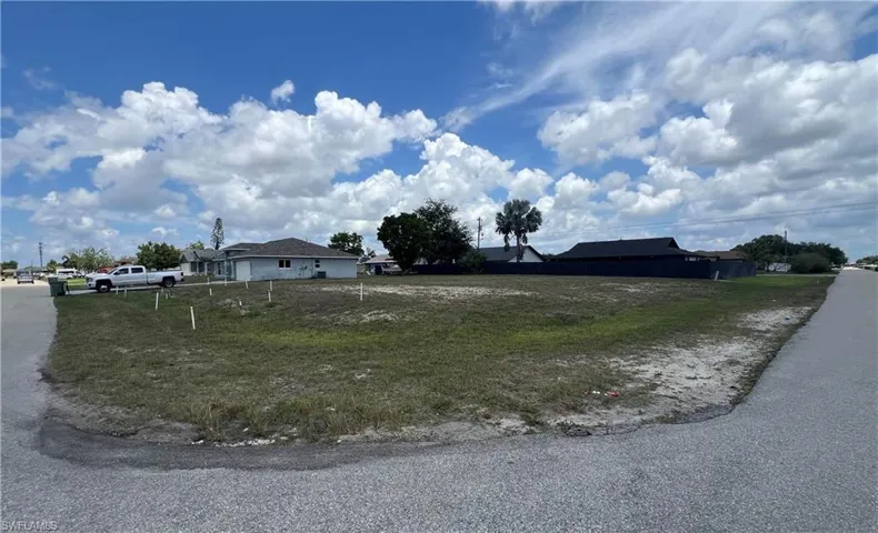 19 NE 9th  PL, Cape Coral, FL 33909