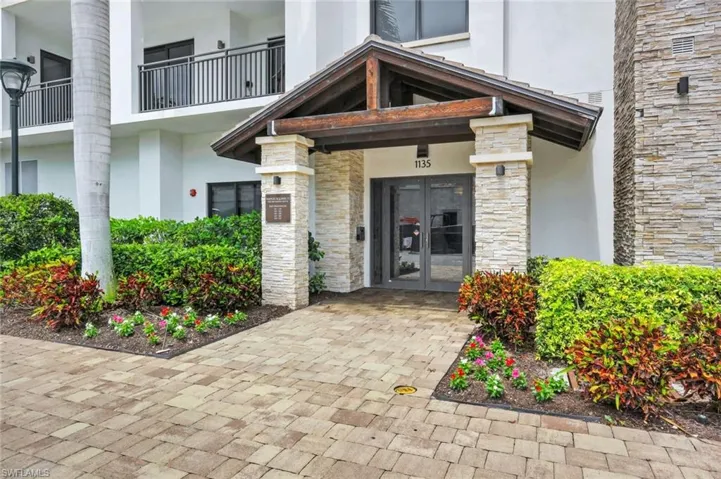 1135 3rd Ave S 518, Naples, Florida 34102