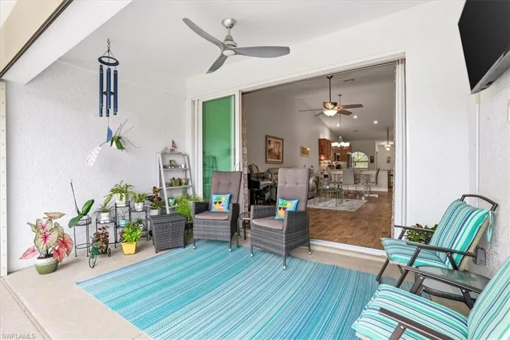 2266 Stacil Cir, Naples, Florida 34109