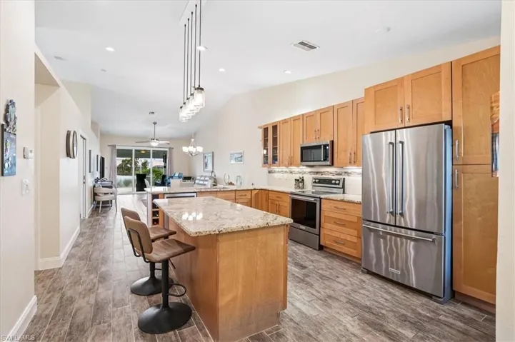 2266 Stacil Cir, Naples, Florida 34109