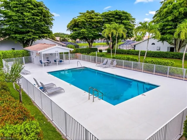 2266 Stacil Cir, Naples, Florida 34109