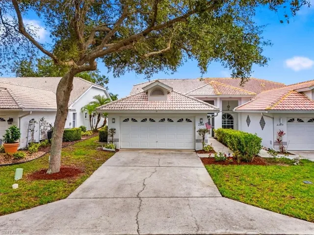 2266 Stacil Cir, Naples, Florida 34109