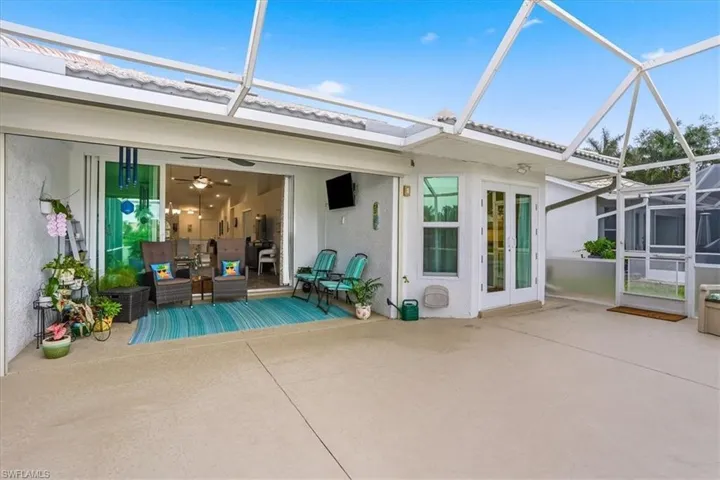 2266 Stacil Cir, Naples, Florida 34109