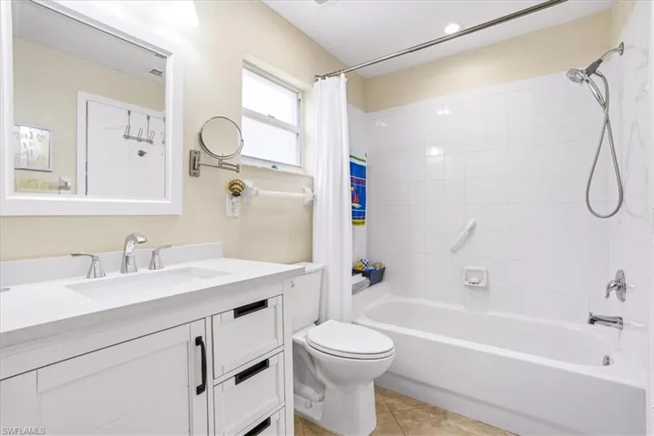 2266 Stacil Cir, Naples, Florida 34109