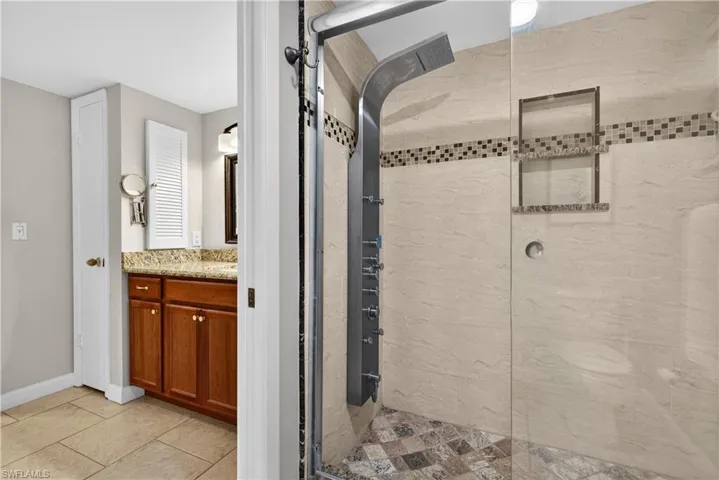 Guest Bedroom ensuite