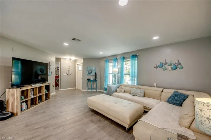1214 Baldwin Pl, Lehigh Acres, Florida 33936