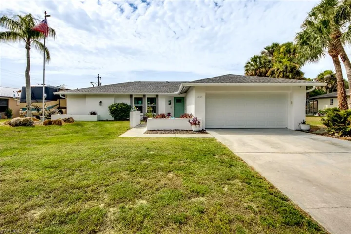 1214 Baldwin Pl, Lehigh Acres, Florida 33936