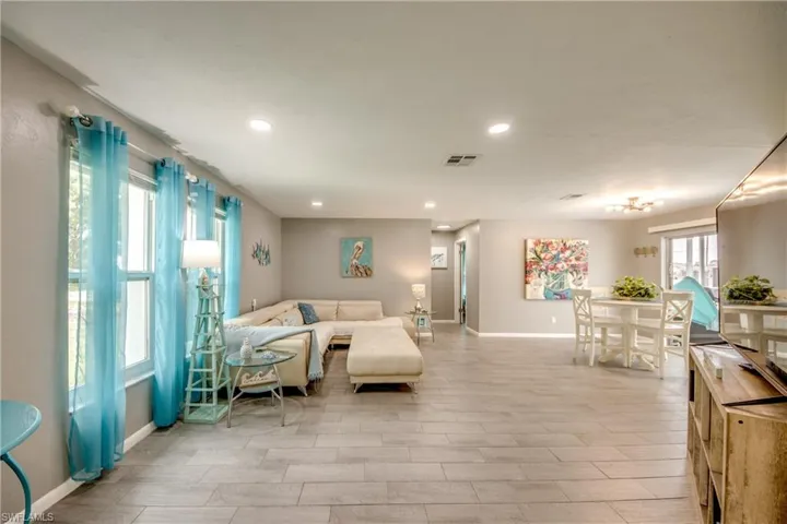 1214 Baldwin Pl, Lehigh Acres, Florida 33936