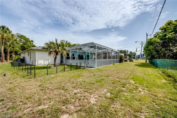 1214 Baldwin Pl, Lehigh Acres, Florida 33936