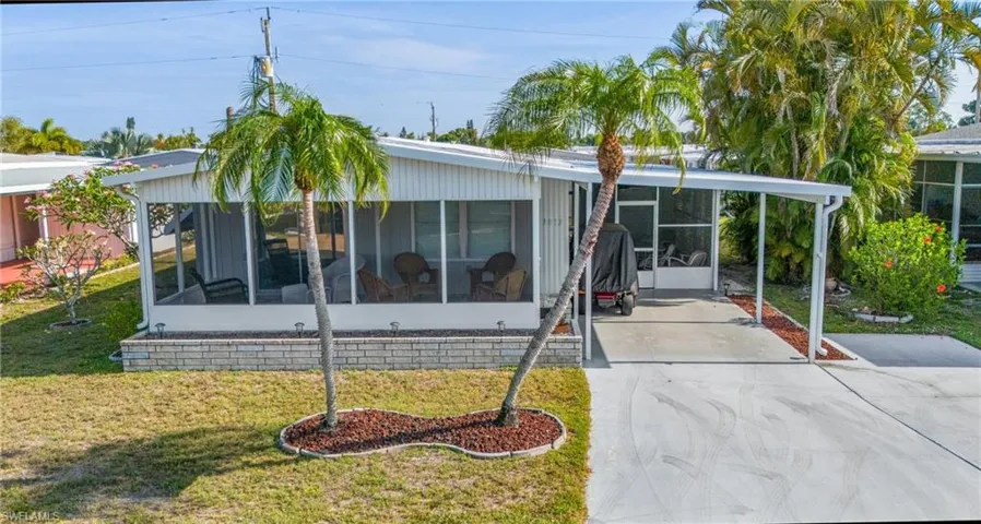 3073  Longview  LN, North Fort Myers, FL 33917