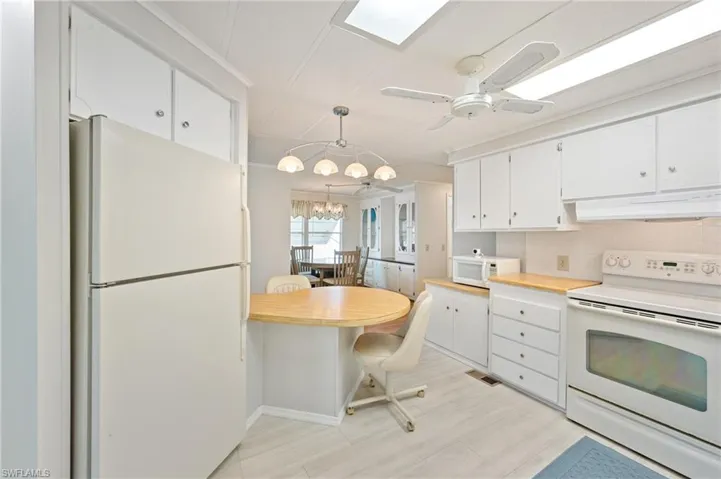 3073  Longview  LN, North Fort Myers, FL 33917