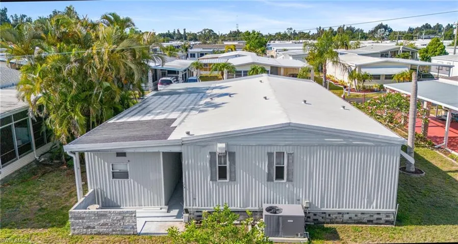 3073  Longview  LN, North Fort Myers, FL 33917