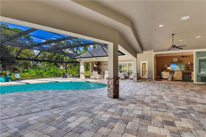 Huge Covered Sitting Area On Pool Lanai