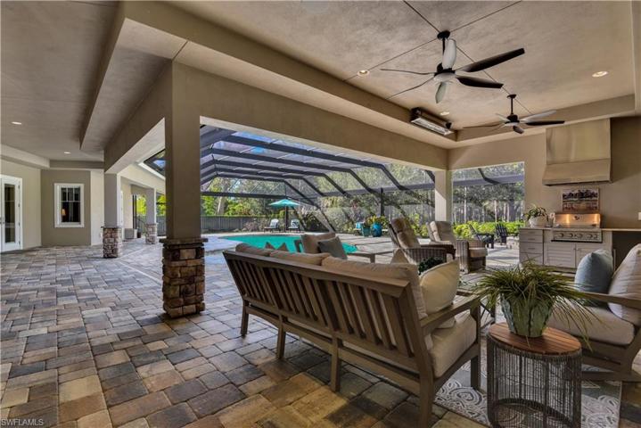 Massive Pool Lanai w/ Summer Kitchen