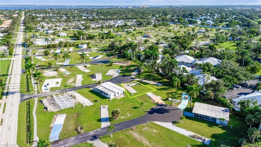 112  Maple  LN, Fort Myers, FL 33908