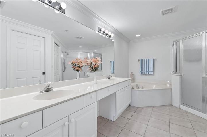 945 Eastham WAY # 101, NAPLES FL 34104
