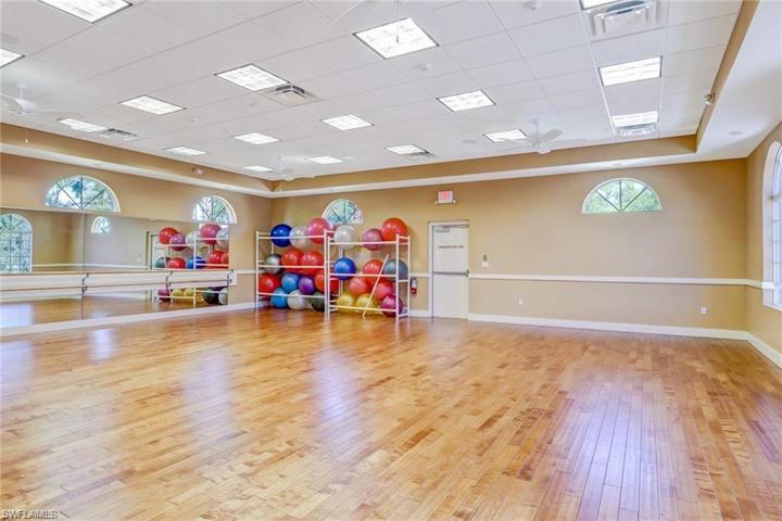 945 Eastham WAY # 101, NAPLES FL 34104