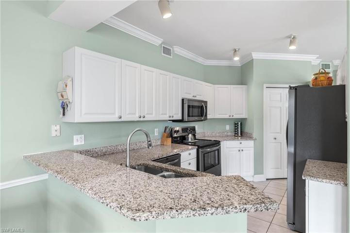 945 Eastham WAY # 101, NAPLES FL 34104