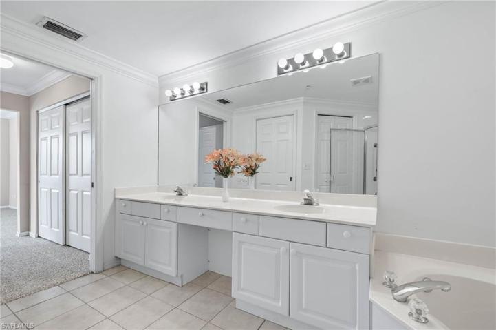 945 Eastham WAY # 101, NAPLES FL 34104