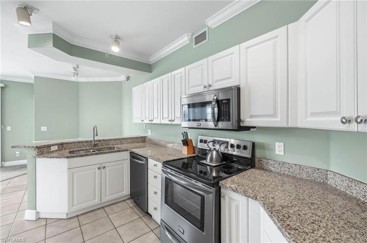 945 Eastham WAY # 101, NAPLES FL 34104