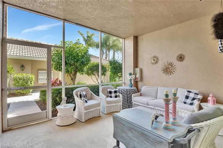3870  Sawgrass  WAY, Naples, FL 34112
