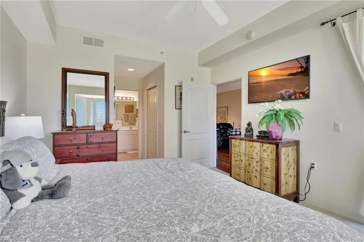 3870  Sawgrass  WAY, Naples, FL 34112