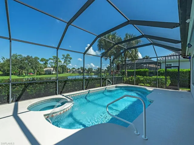 16105  Parque  LN, Naples, FL 34110