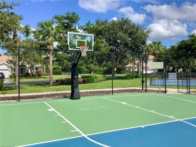 16105  Parque  LN, Naples, FL 34110