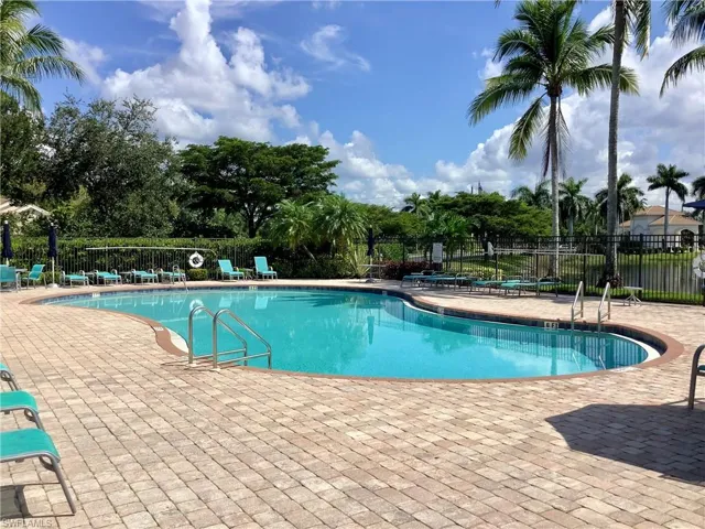 16105  Parque  LN, Naples, FL 34110