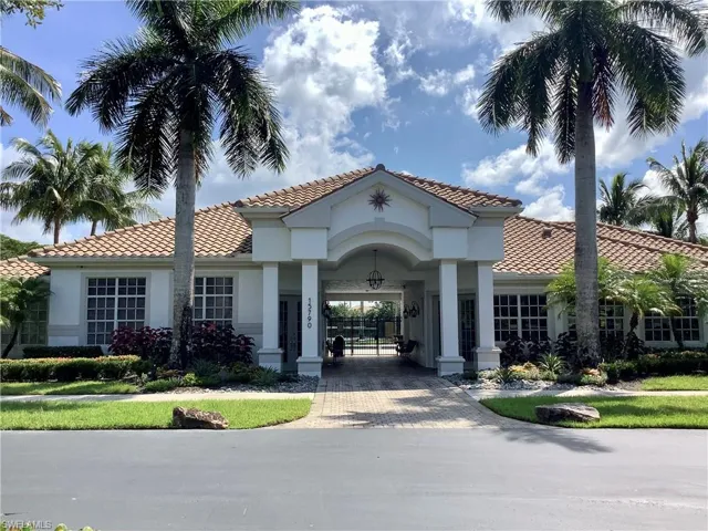 16105  Parque  LN, Naples, FL 34110