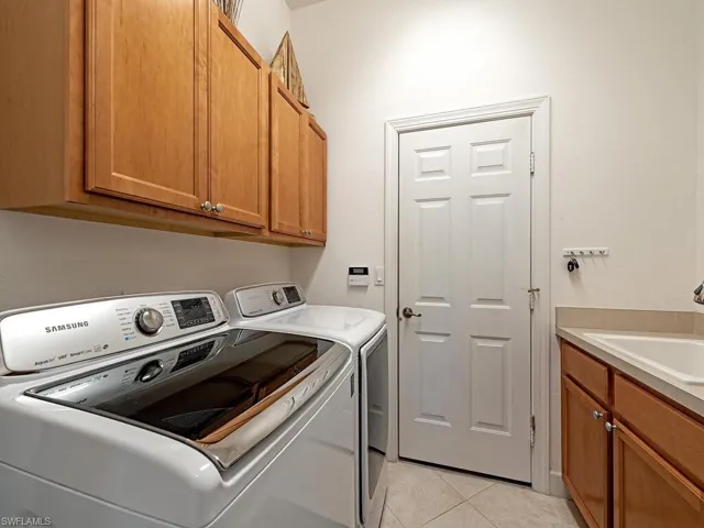 16105  Parque  LN, Naples, FL 34110