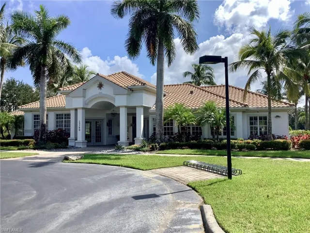 16105  Parque  LN, Naples, FL 34110